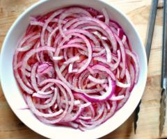 How to prepare pickled onions for different dishes?