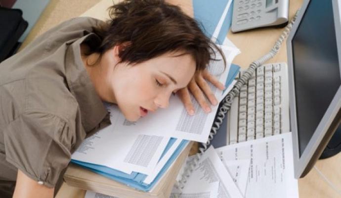 Weakness in the body and drowsiness: causes in adults